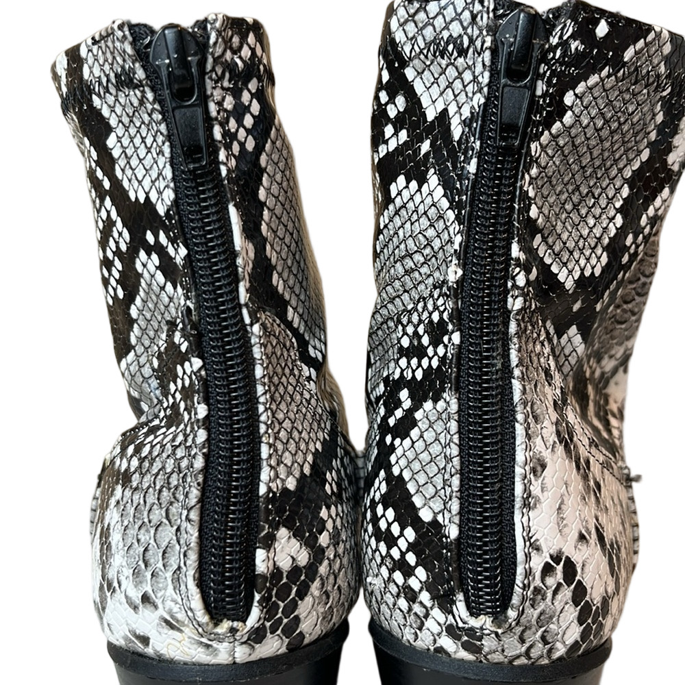 EUC Cowboy western booties sz 6.5 WOMEN’S zip up back YOKI VEGAN low h… - Picture 8 of 14